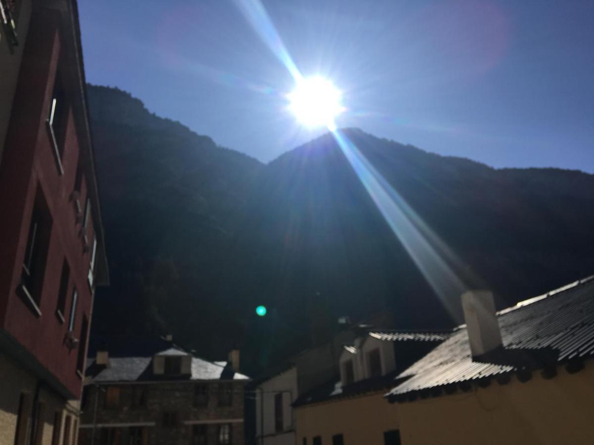 Apartamentos Turisticos Rio Gallego Canfranc Dış mekan fotoğraf